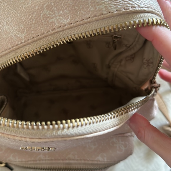 Guess bag - Picture 2 of 3